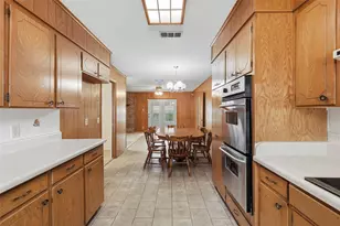 809 Donna Dr, Hurst, TX 76053 - Photo 16