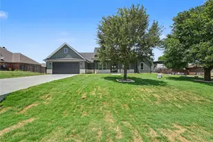 12416 Tinsley Ct, Fort Worth, TX 76126 - Photo 2