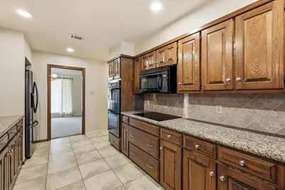 6007 Forestcreek Court, Arlington, TX 76016 - Photo 16