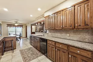 6007 Forestcreek Ct, Arlington, TX 76016 - Photo 12