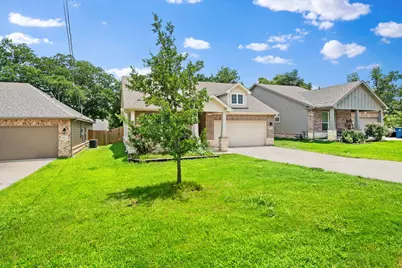 913 Sayle, Greenville, TX 75401 - Photo 2