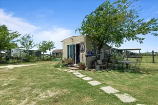 5909 Black Springs Ln, Joshua, TX 76058 - Photo 20