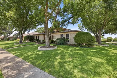 442 Brookfield Drive, Garland, TX 75040 - Photo 2
