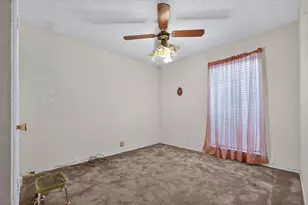 2524 N Saint Augustine Dr, Dallas, TX 75227 - Photo 18