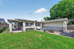 2524 N Saint Augustine Dr, Dallas, TX 75227 - Photo 22