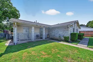 2524 N Saint Augustine Dr, Dallas, TX 75227 - Photo 1