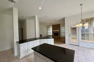 105 Edinburgh Ct, Highland Village, TX 75077 - Photo 10