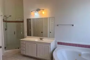 105 Edinburgh Ct, Highland Village, TX 75077 - Photo 4