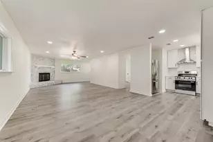 505 W Linden St, Ennis, TX 75119 - Photo 8