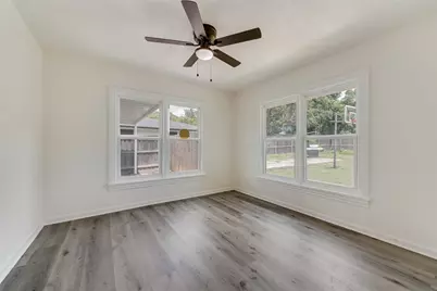 505 W Linden Street, Ennis, TX 75119 - Photo 16