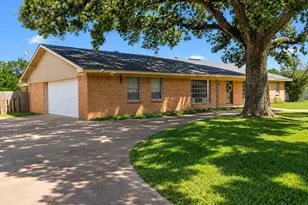 1081 Wright St, Terrell, TX 75160 - Photo 1