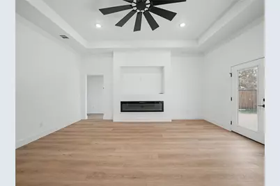 113 Dennis Drive, Azle, TX 76020 - Photo 6