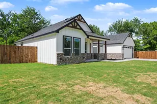 113 Dennis Dr, Azle, TX 76020 - Photo 2