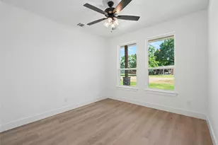 113 Dennis Dr, Azle, TX 76020 - Photo 20