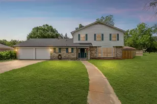 2820 Bois D'Arc St, Commerce, TX 75428 - Photo 2