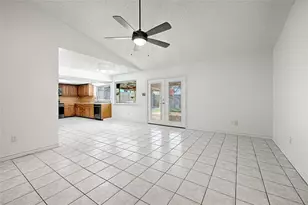 2511 Via Avenida, Carrollton, TX 75006 - Photo 6