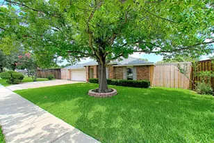 2511 Via Avenida, Carrollton, TX 75006 - Photo 2