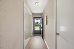 2001 Espinosa Dr, Carrollton, TX 75010 - Photo 4