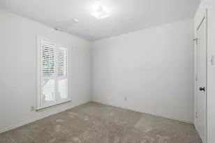 2001 Espinosa Dr, Carrollton, TX 75010 - Photo 18