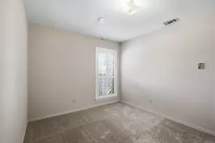 2001 Espinosa Dr, Carrollton, TX 75010 - Photo 20