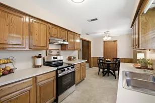 2001 Espinosa Dr, Carrollton, TX 75010 - Photo 8