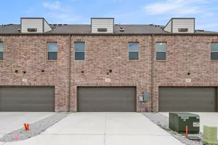 2410 Glacier Wy, Mansfield, TX 76063 - Photo 2