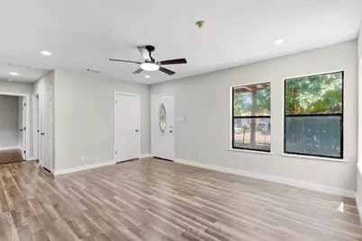 305 Hensley Drive, Grand Prairie, TX 75050 - Photo 10