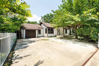 305 Hensley Drive, Grand Prairie, TX 75050 - Photo 2
