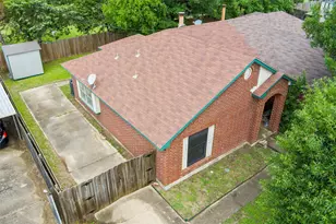 734 Lemons St, Cedar Hill, TX 75104 - Photo 2