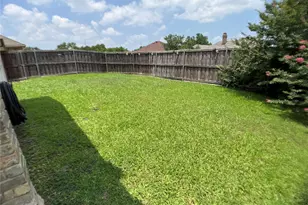 2806 Harpers Ferry Ln, Garland, TX 75043 - Photo 18
