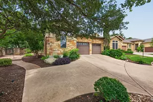18 Prestonwood Cir, Lakeway, TX 78734 - Photo 2