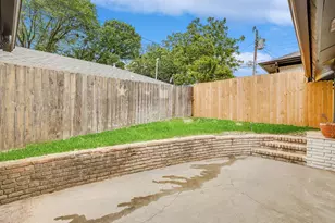 10039 Shadyview Dr, Dallas, TX 75238 - Photo 18