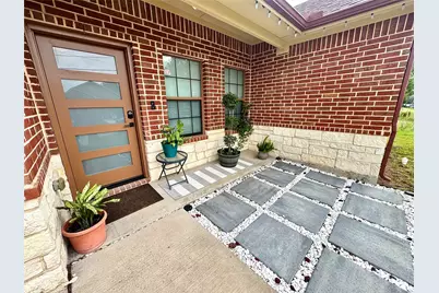 703 Perry Avenue, Waxahachie, TX 75165 - Photo 2