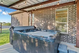 701 Milton Ct, Granbury, TX 76048 - Photo 26