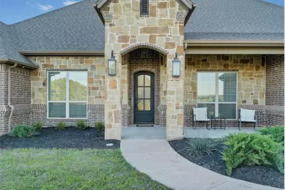 701 Milton Court, Granbury, TX 76048 - Photo 2