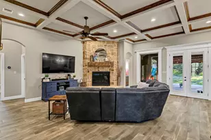 701 Milton Ct, Granbury, TX 76048 - Photo 10