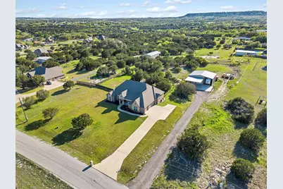 701 Milton Court, Granbury, TX 76048 - Photo 4