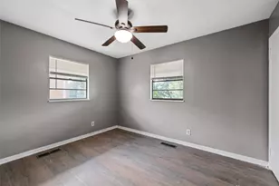 733 W 5th St, McGregor, TX 76657 - Photo 14