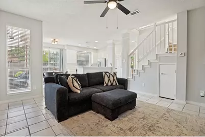 8714 Saddlehorn Drive, Irving, TX 75063 - Photo 4