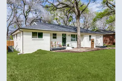 708 Oakwood Drive, Euless, TX 76040 - Photo 2