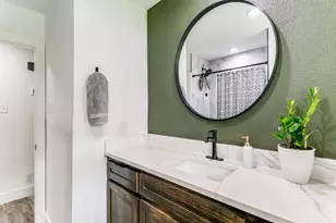 708 Oakwood Dr, Euless, TX 76040 - Photo 20