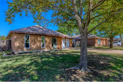 410 E Hazelwood Street, Princeton, TX 75407 - Photo 2