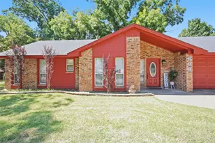 808 Hilltop Dr, Weatherford, TX 76086 - Photo 1