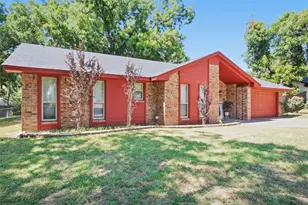 808 Hilltop Dr, Weatherford, TX 76086 - Photo 2