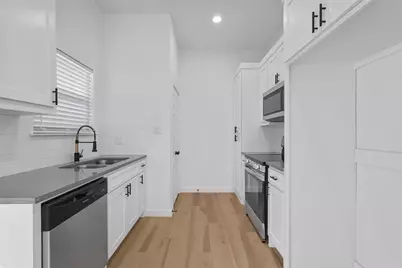2217 Sayle Street #B, Greenville, TX 75401 - Photo 4