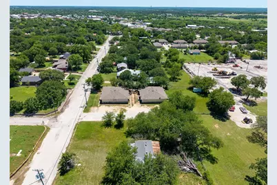 810 Central Avenue, Bowie, TX 76230 - Photo 4