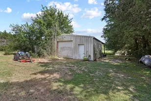 252 Meadow Lake Estates Rd, Denison, TX 75021 - Photo 2