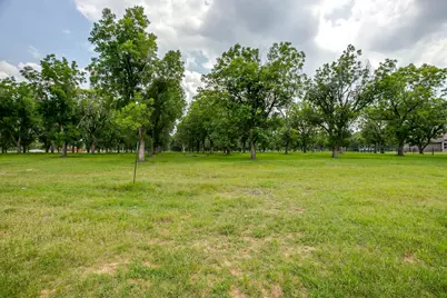2184 E Landings N, Granbury, TX 76049 - Photo 18