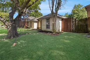 710 Austin Dr, DeSoto, TX 75115 - Photo 2