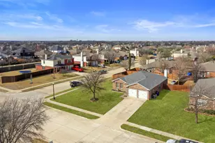 2201 Tailburton Ct, Little Elm, TX 75068 - Photo 2